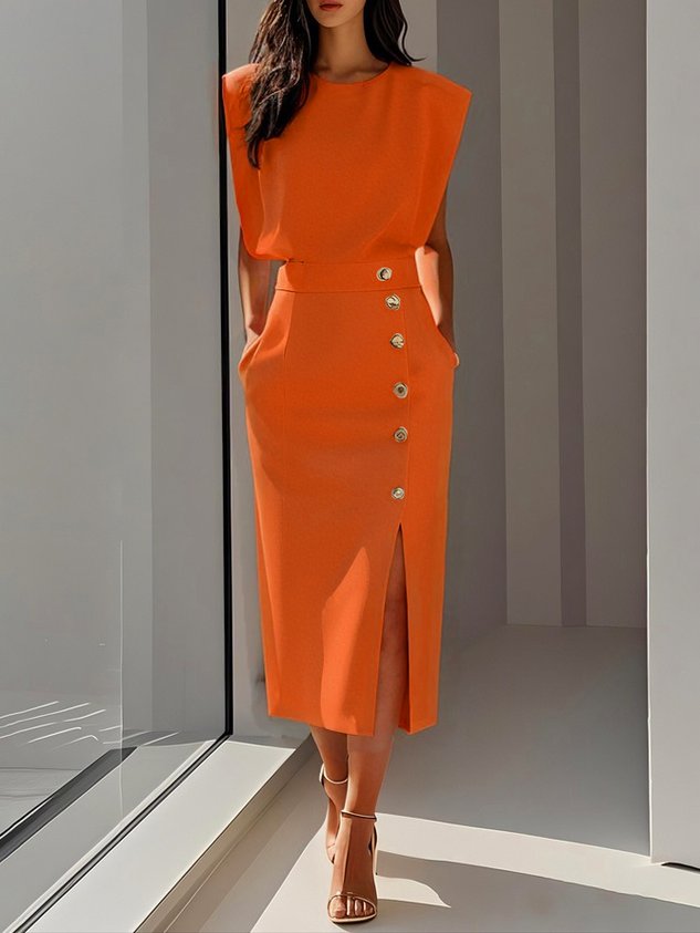 Noor | Round Neck Button-Slit Midi Dress