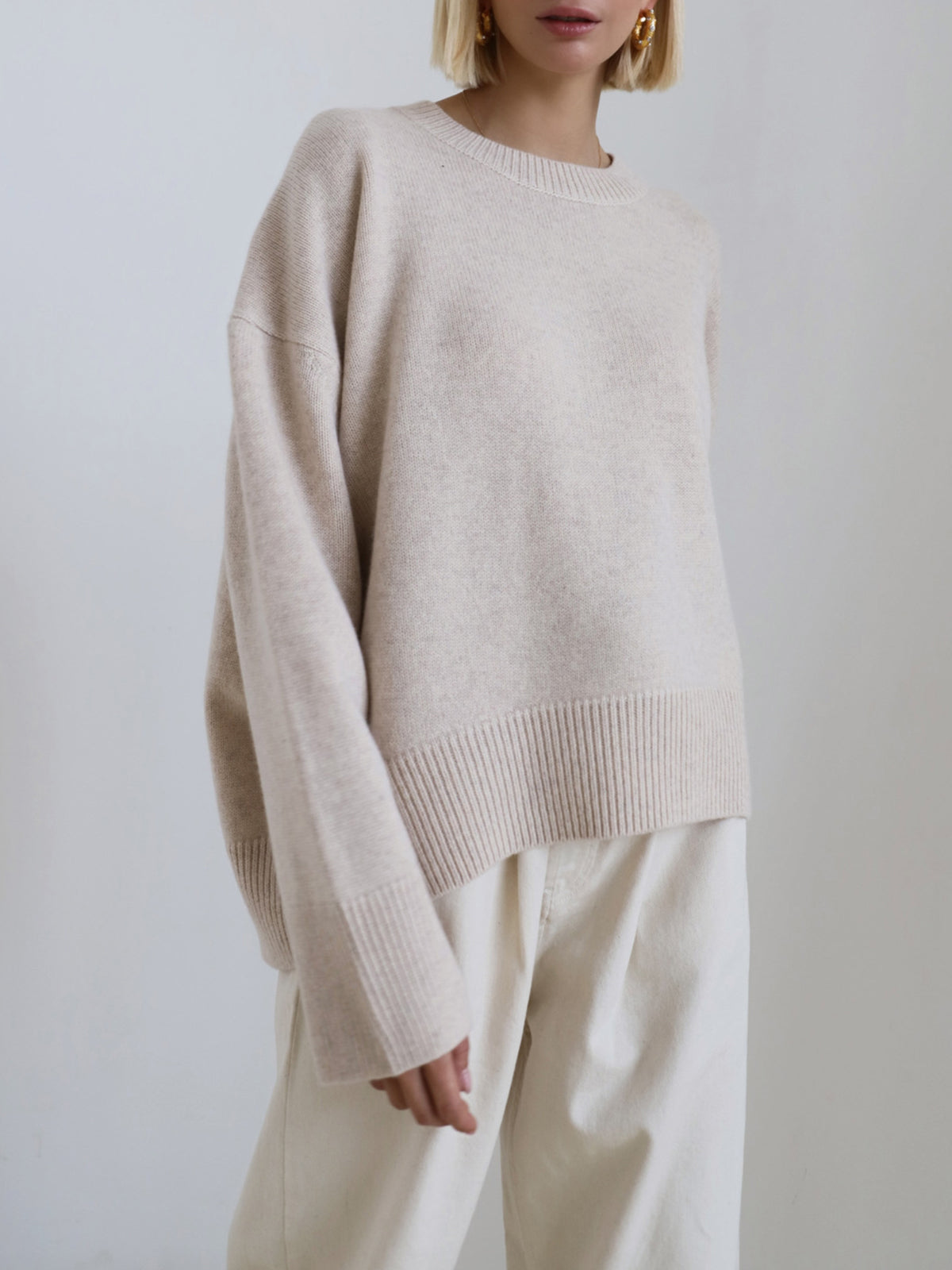 Women's Sanna classic crew neck sweater in Apricot