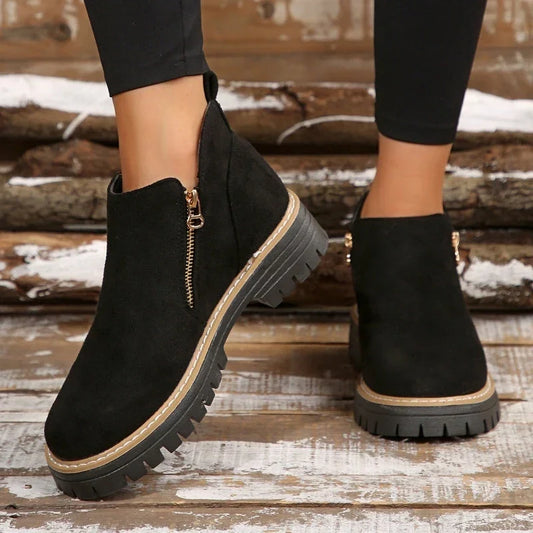 Women's Svea lug sole ankle boots in Black